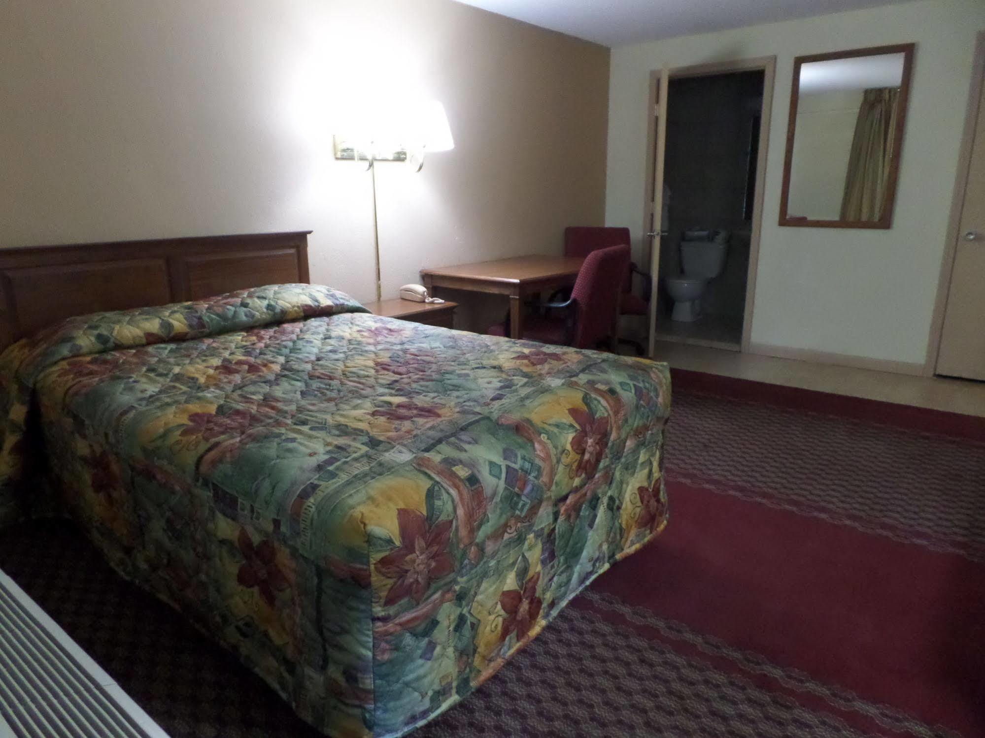 Rodeway Inn Erie Exterior foto